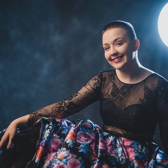 Meet your Posher, Corina - Picture 1 of 1